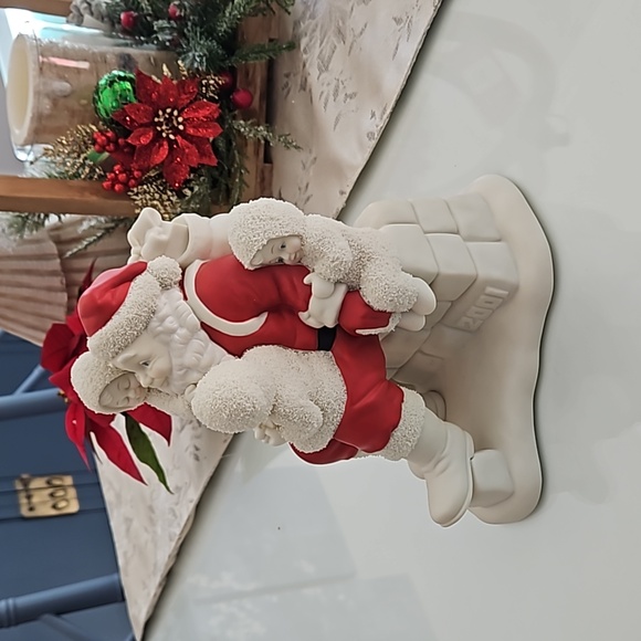 Vintage Dept 56 Snowbabies Guest Collection '..And We've Been Really Good' Santa - Picture 2 of 9